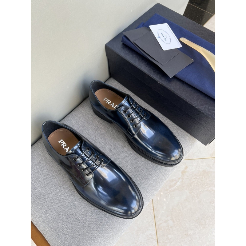 Pra*a leather shoes